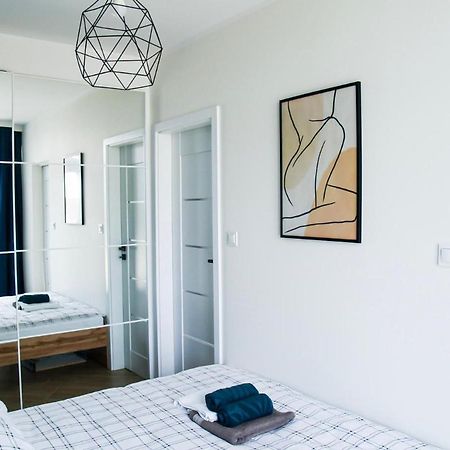 Nowoczesny Apartament Z Widokiem Na Jezioro 哈日科维 外观 照片